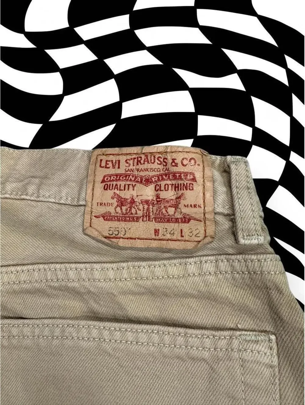 Levi's 550 tan pants